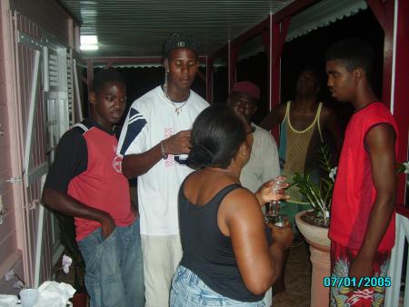 lol on orai di un combat entre moi et stephane mai rassurez vou ce nest pa ca